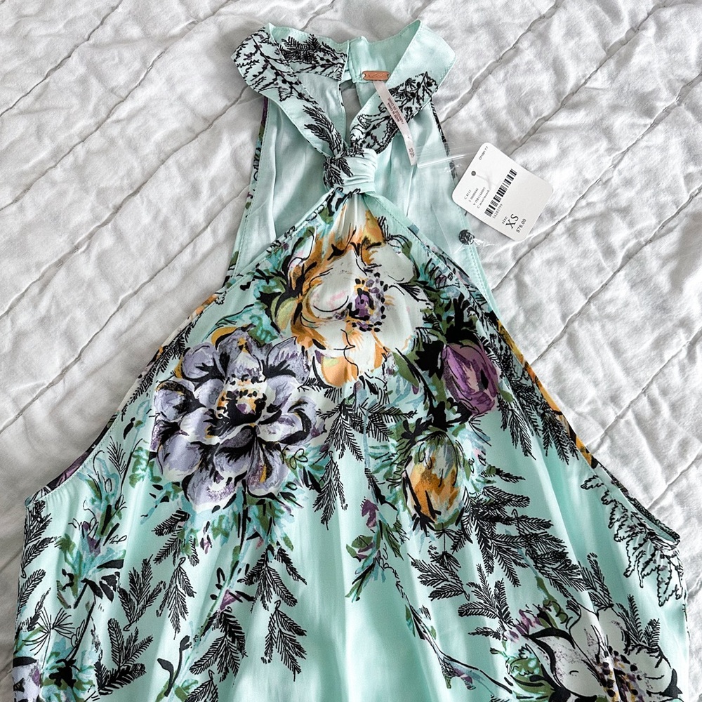 FREE PEOPLE Halter top | Size XS | NWT | Gorgeous Top!